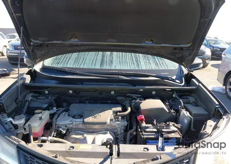 2015 Toyota Rav4 Limited z USA, uszkodzony, nr VIN 2T3YFREV8FW201837